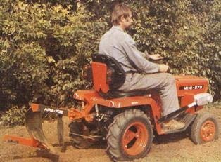 Kúpim traktor s príslušenstvom