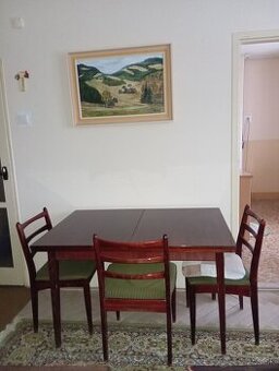 Stoličky čalunené k jedalenskému stolu