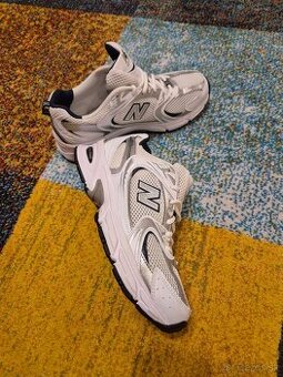 Damske tenisky New Balance 530