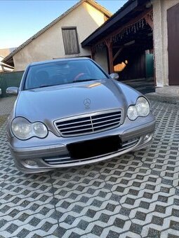 Mercedes-Benz C220