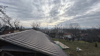 Chata s veľkým pozemkom 1592 m² v obci Nižná Pokoradz