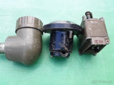 Svetlá rózné , bezpečnostné mriežky .