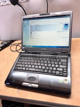 Predám polámaný notebook Toshiba U405 na diely alebo opravu.