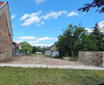 Stavebný pozemok Lével 1124m2