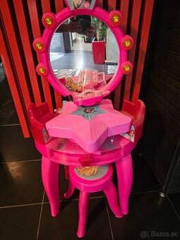 Kozmetický stolík Barbie