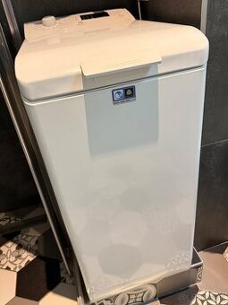 Práčka s horným plnením Electrolux