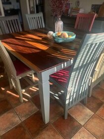 Jedálenský stôl z masívneho dreva - 1
