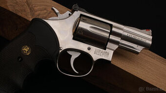 Revolver Smith&Wesson 357 magnum NEREZOVY