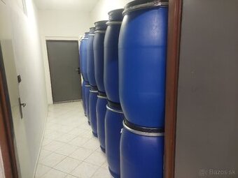 220 L plastové SUDY - potravinárske, umyté, čisté.