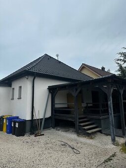 Strecha Bramac s krovom a prístreškom