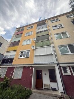 2 izbový byt v centre mesta na prenájom.