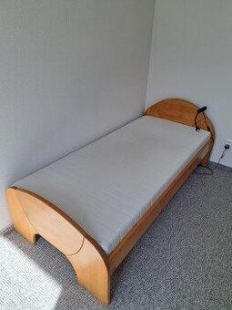 Postel z masívu vrátane matraca na predaj
