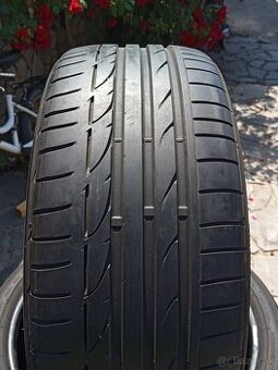 225/40R19 Bridgestone