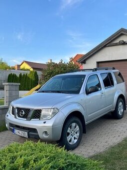 Nissan Pathfinder 2.5 dCI MT6 7-miestny