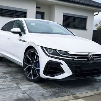 Volkswagen Arteon R 235 KW Sedan Koža / Kamera / Módy / Pano