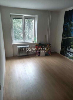 Priestranný 2-izbový byt s balkónom v obľúbenej lokalite – K