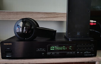 Predám digi-tuner ONKYO RDS a bezdrôtové SONY sluchátka.
