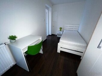 Samostatná izba v novostavbe pre ženu - Uhlisko