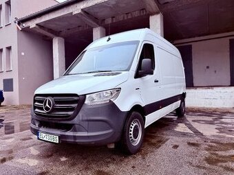 Bezproblémový prenájom dodávky s automatom v Bratislave