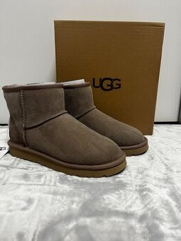 UGG Mini Classic