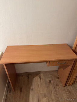 Písací stôl