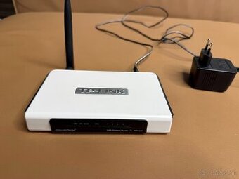 Bezdrôtový router TP-Link TL-WR542G so zabudovaným 4-portový