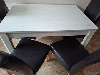 Jedalensky stôl a stolicky
