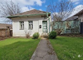 Pripravujeme na predaj starší rodinný dom s veľkým...