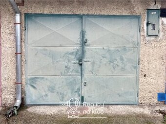 Na prenájom garáž na Čerešňovej ulici v Nových Zámkoch