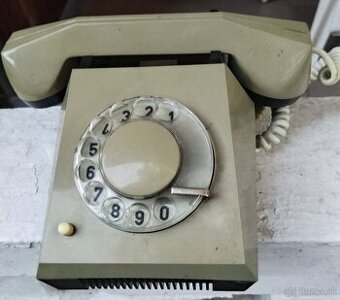 Starý telefón 2