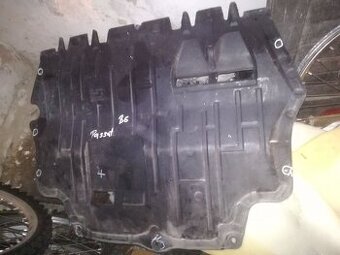 vw passat B6 kryt pod motor