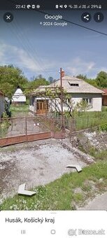 Dom v obci husak
