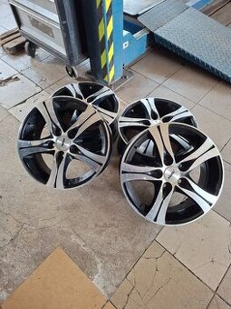 Predám 4 disky au pre Renault kompletne