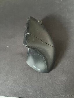 Vertikálna ergonomická bezdrôtová myš