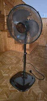 Stojanový ventilátor kovový