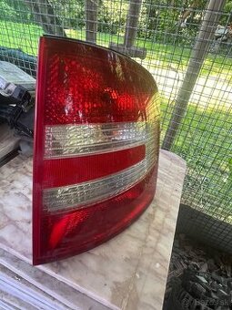 Fabia 1 zadne svetlo prave (na strane spolujazca)