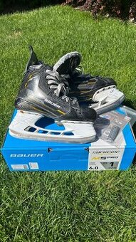 Hokejové korčule Bauer Supreme M5 pro