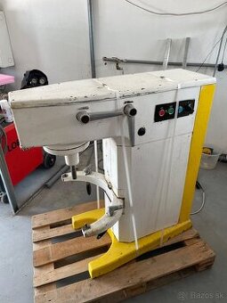 Kuchynský robot ALBA RE22