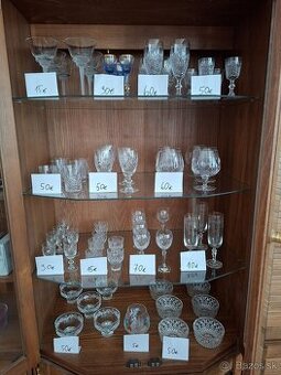 Kryštálové a sklenené poháre, misy a misky