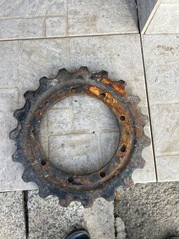 Cat 301.8C hnacie koleso