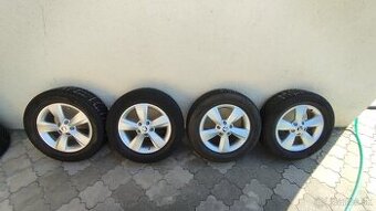 Sada elektronov s pneumatiky  zimne  PIRELLI  215/60R16 5X11