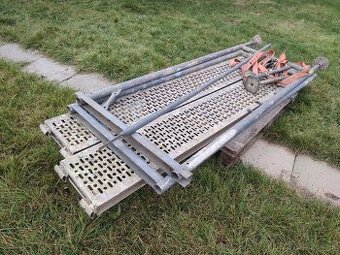 Kupim podlazky, diagonaly a zavitove nohy