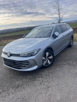 VOLKSWAGEN PASSAT VARIANT MODEL 2025 360 KAMERA / MŔTVY UHOL