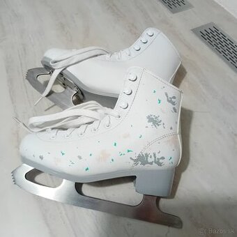 Dievčenské korčule na ĺad č. 33-34