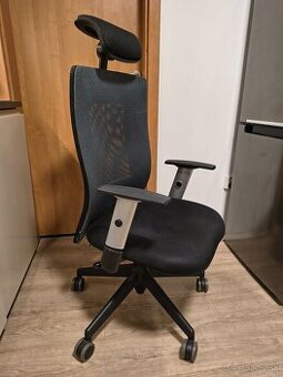 Polohovateľná kancelárska stolička