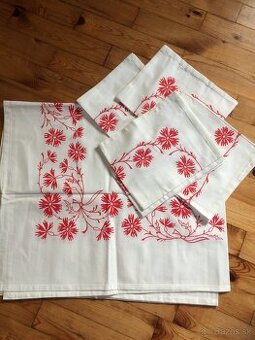 Nové retro obrusy.