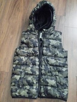 Maskáčová vesta  140