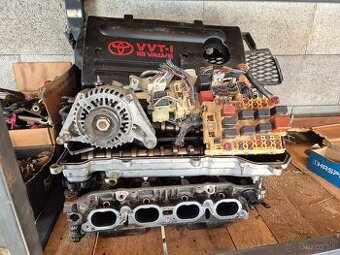 Predám náhradné diely na Toyota Celica t23 105kw 1.8 vvti