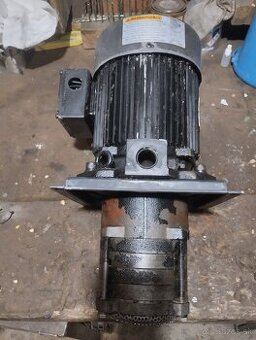 Čerpadlá na chladiaci emúziu +motory