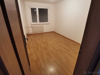 Darujem laminátovú podlahu za 6pack Pilsnera